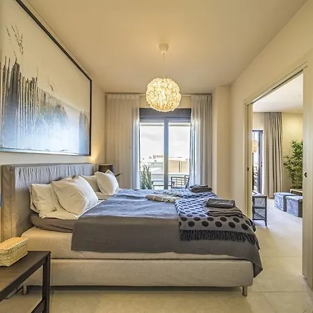 Panoramic Views & Walk To Beach! *